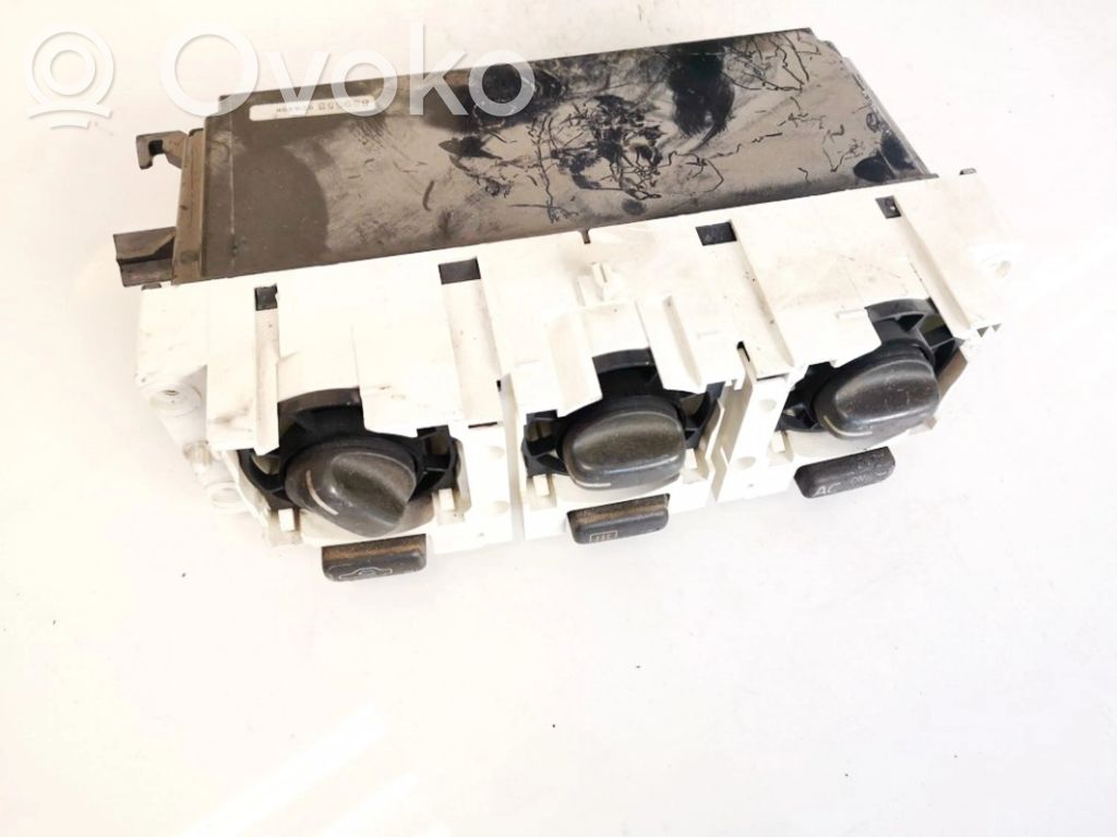 Panel klimatyzacji   889558,889558