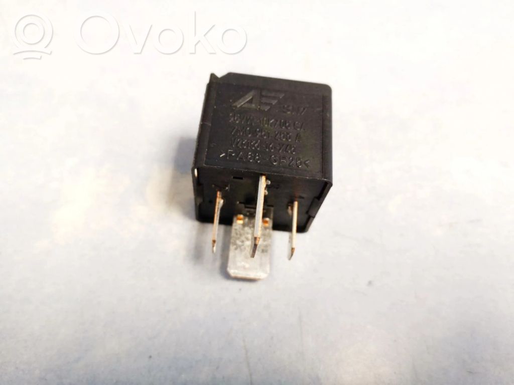 Alte relee   95VW10K705CA,7M0951253A,7M0951253A,95VW10K705CA
