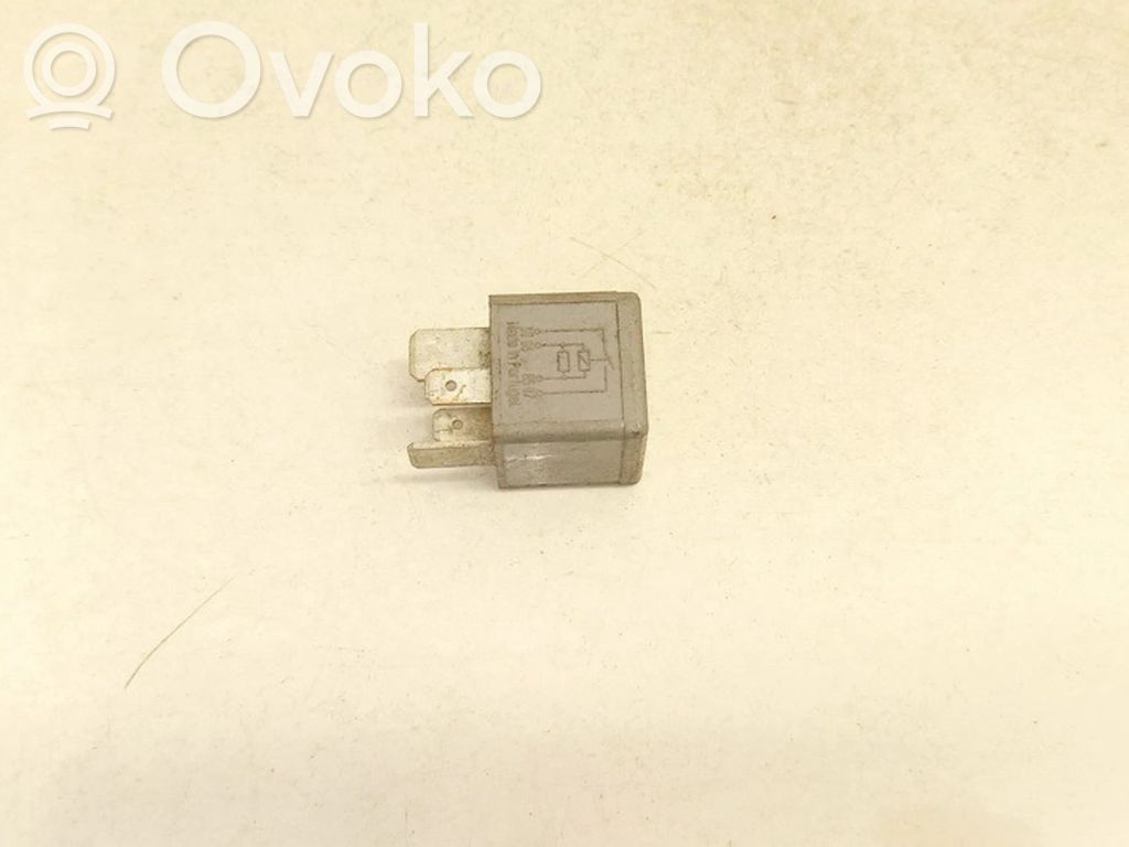 Audi A4 S4 B5 8D Alte relee 