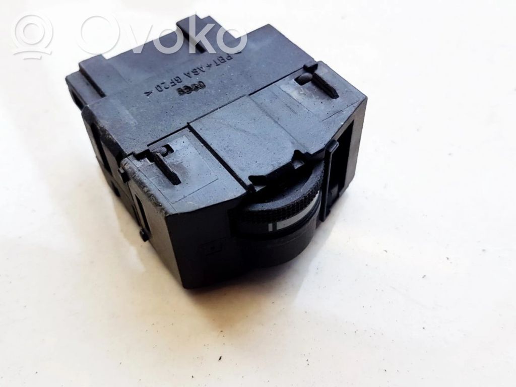 Audi A6 S6 C5 4B Interruttore di regolazione dell’illuminazione del quadro 