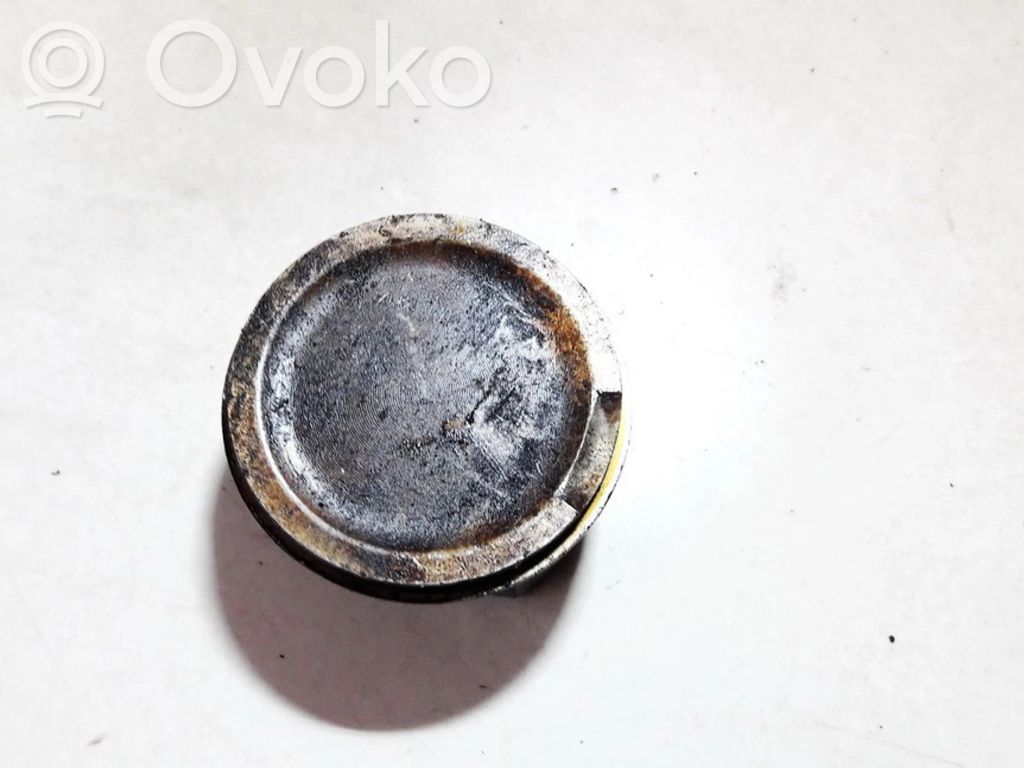 Audi A4 S4 B5 8D Piston 