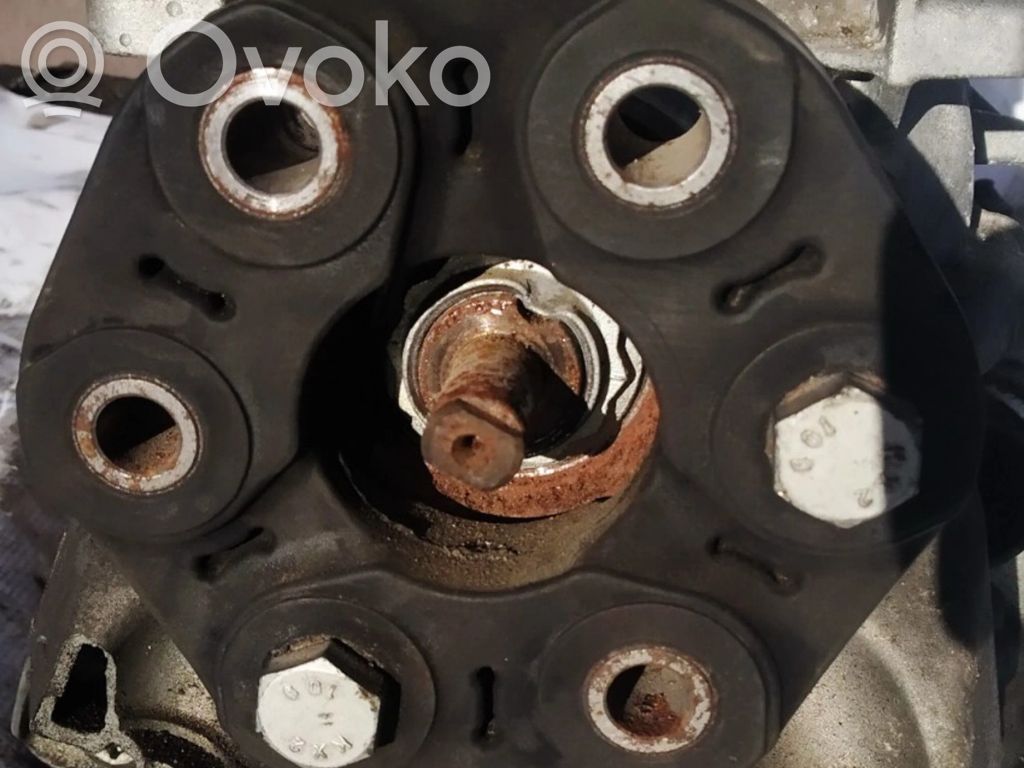 BMW 3 F30 F35 F31 Giunto a ciambella albero di trasmissione posteriore 