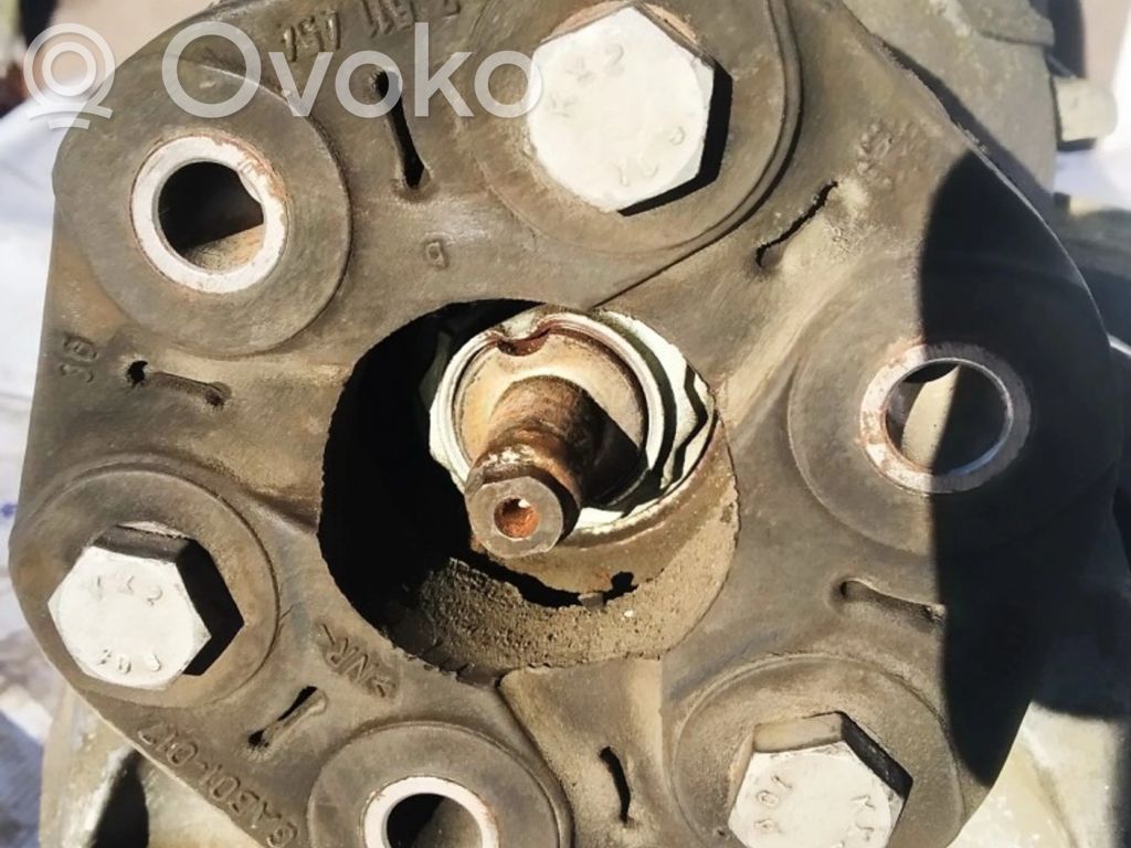 BMW 3 E90 E91 Giunto a ciambella albero di trasmissione posteriore 
