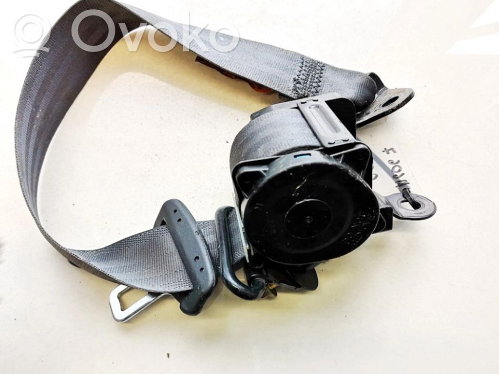 Mazda 323 F Cinturón trasero 