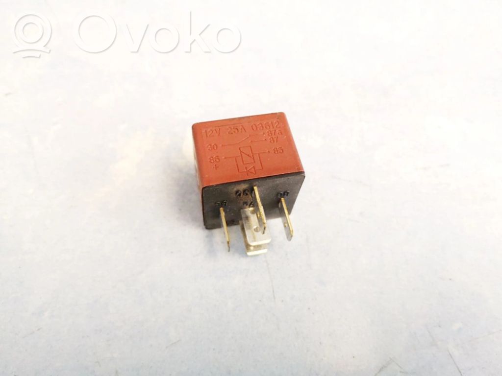 Otros relés   12V25A03162,12V25A03162