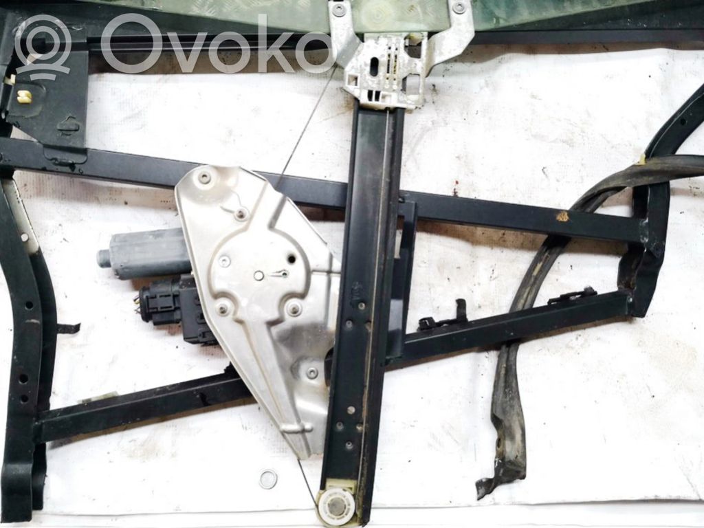 Regulador con motor de la ventanilla de la puerta corredera   4B0839397B,4B0839397B
