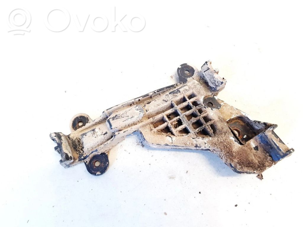 Audi A6 S6 C4 4A Suport montare bară spate