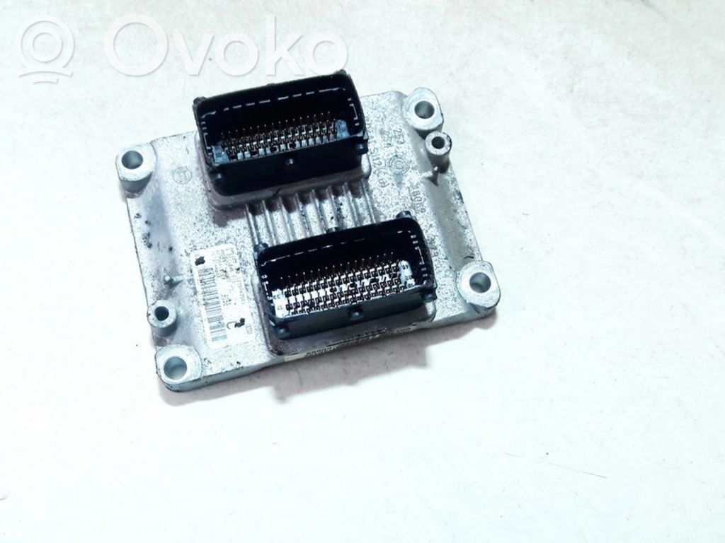 Engine control unit/module   0261206715,001133,001133,00121,00735018150,0261206715,1279H03961,ME731HA004