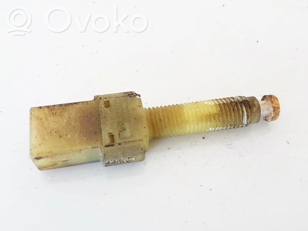 Volkswagen PASSAT B5 Interruttore del pedale del freno