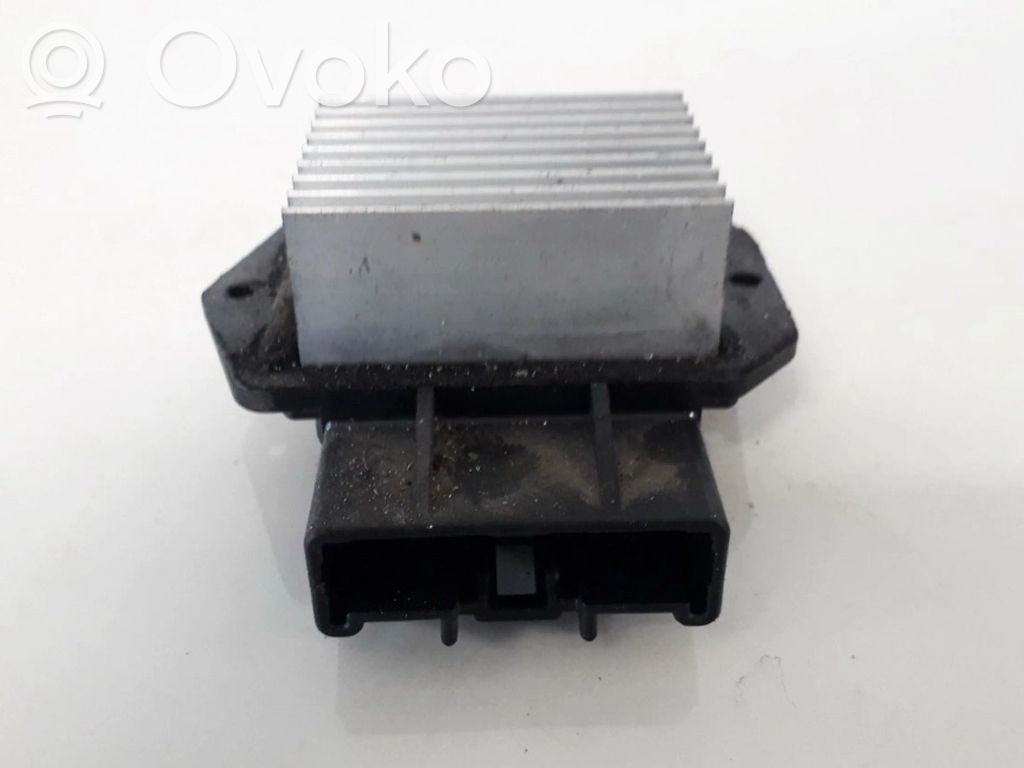Toyota Avensis T250 Lämpöpuhaltimen moottorin vastus 
