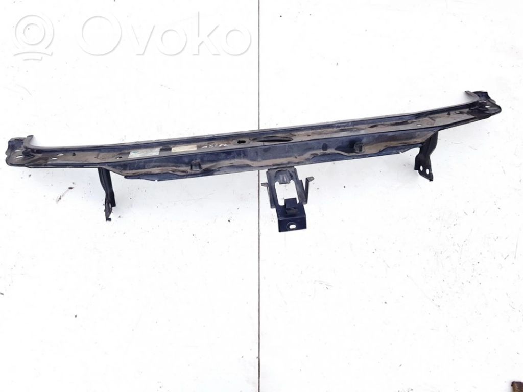 Opel Astra F Pas przedni 