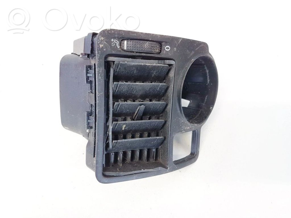 Volkswagen Golf IV Rejilla de ventilación central del panel 