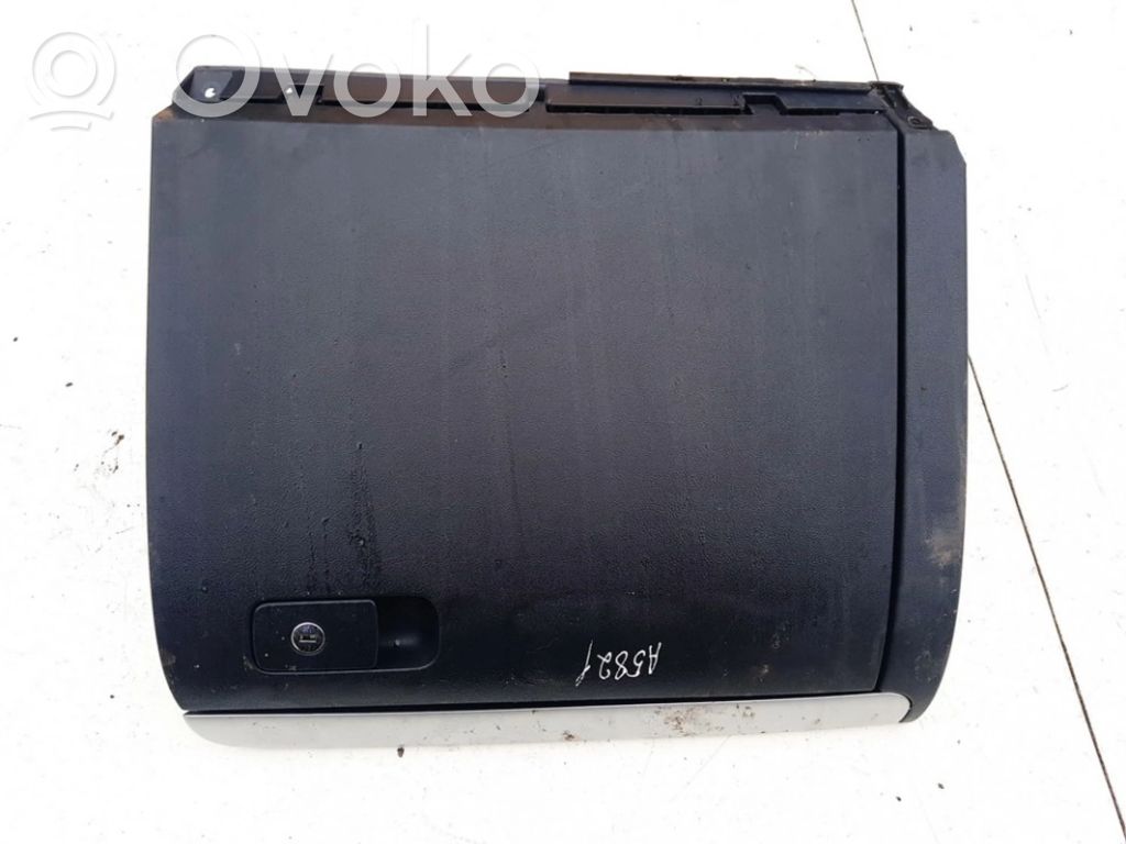 Volkswagen Jetta VI Guantera 