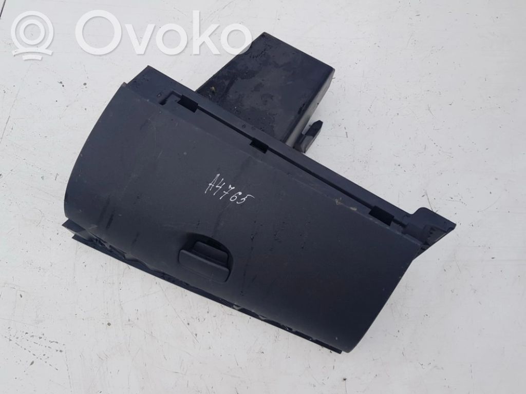 Guantera   681080005R,1004584,1004584,681080005R