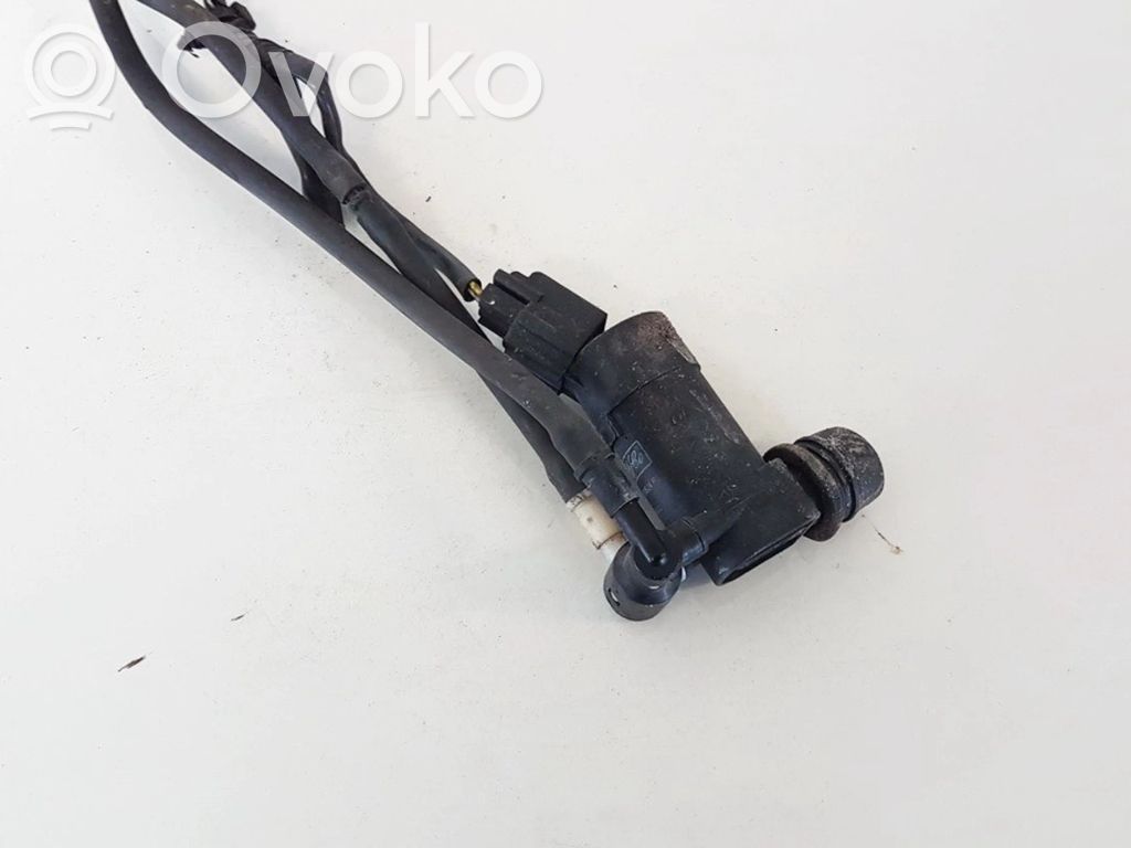 Ford Mondeo Mk III Pompa spryskiwacza szyby przedniej / czołowej 