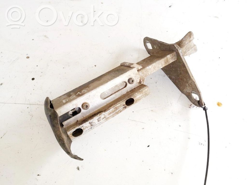 Audi A4 S4 B5 8D Galinis laikiklis bamperio 