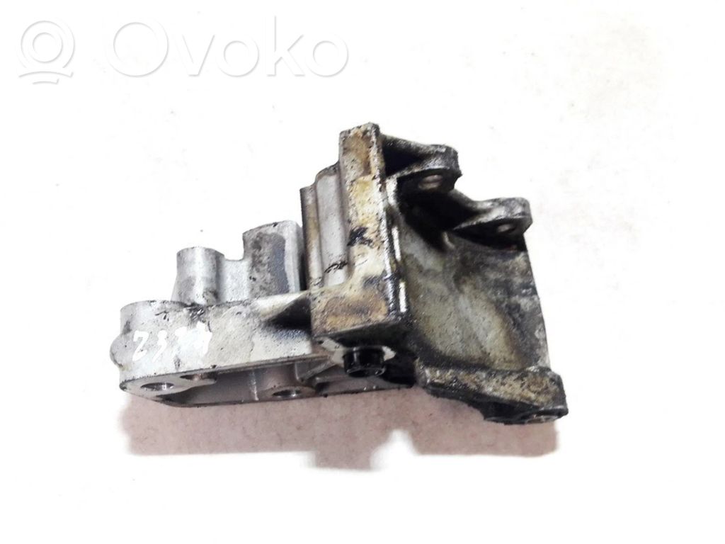 Citroen C5 Engine mounting bracket 