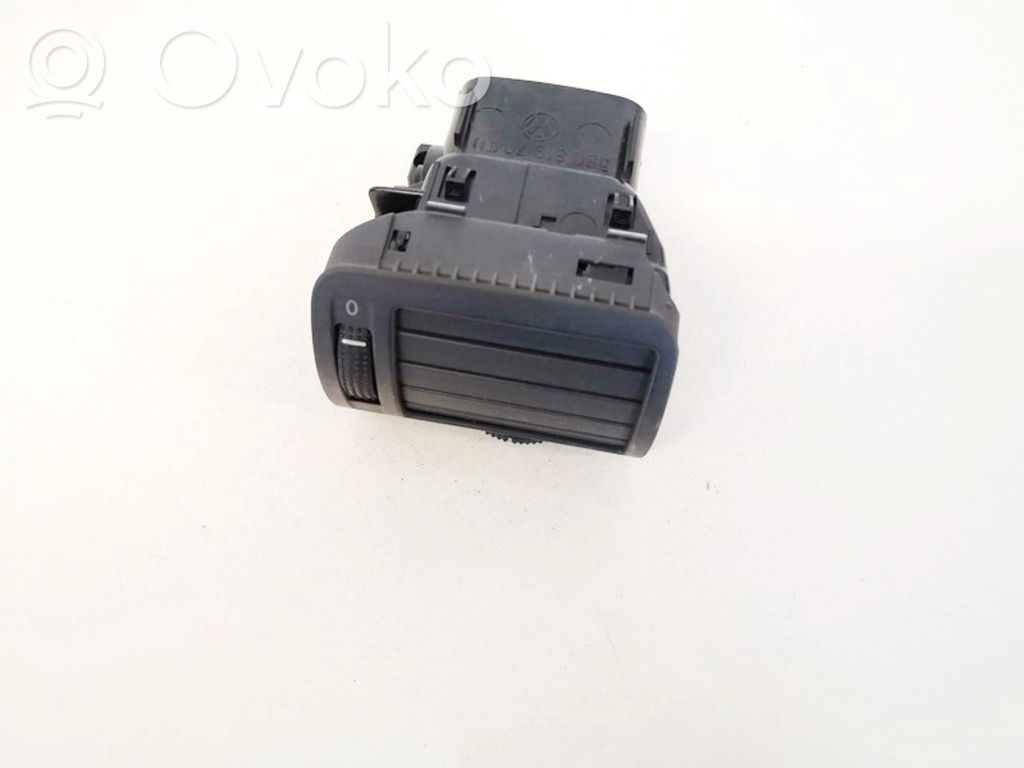 Volkswagen PASSAT B5 Griglia di ventilazione centrale cruscotto 