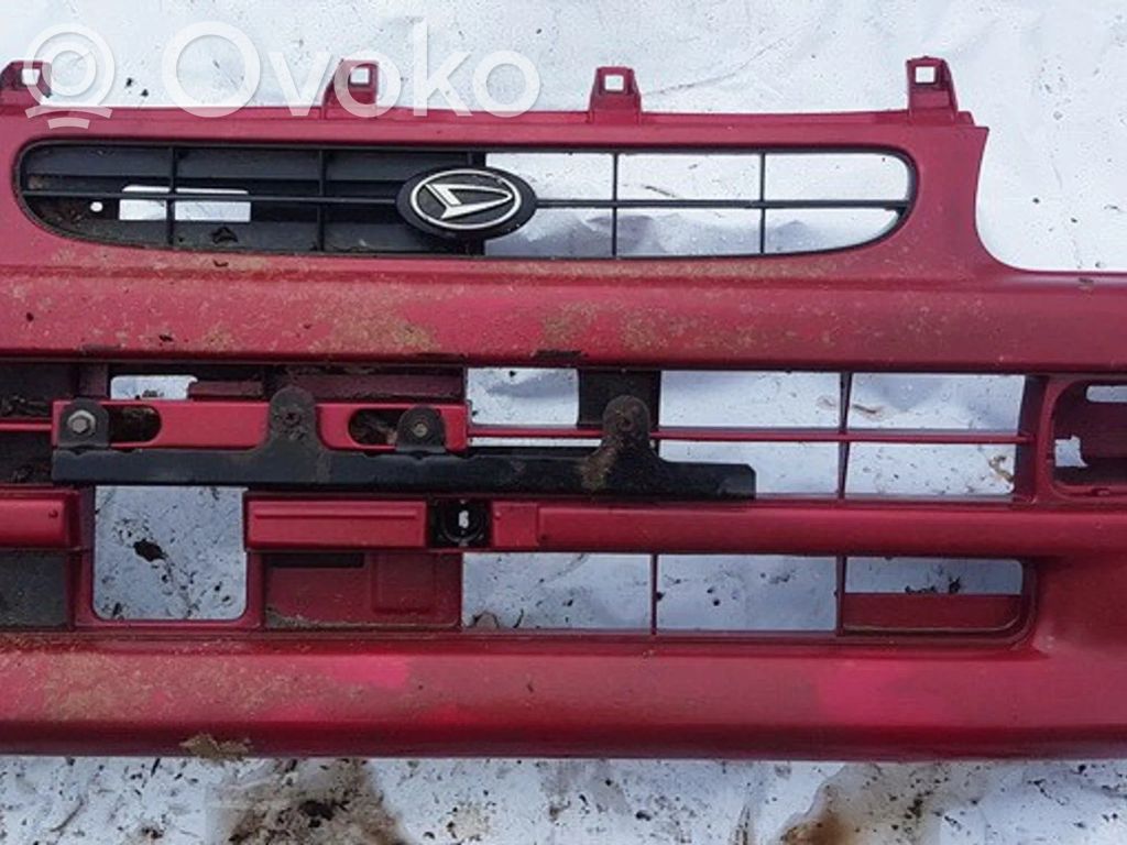 Daihatsu Cuore Parachoques delantero 