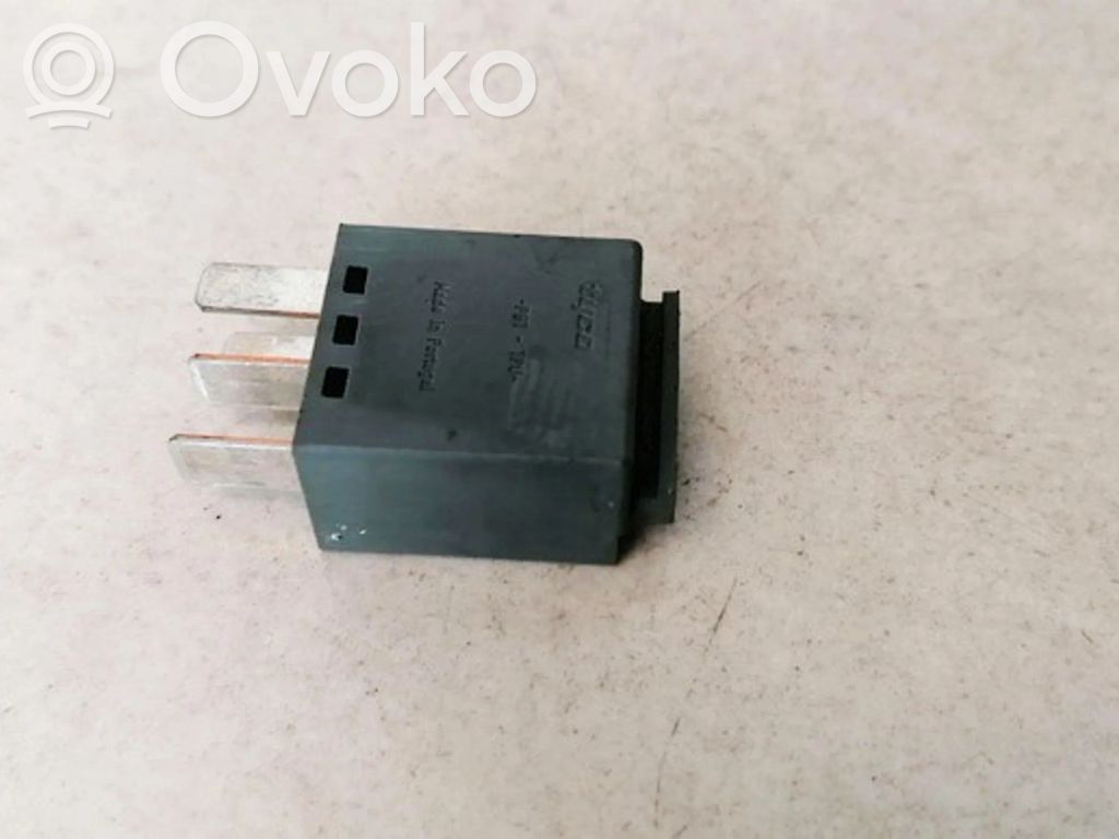 Otros relés   61366919112,61366919112