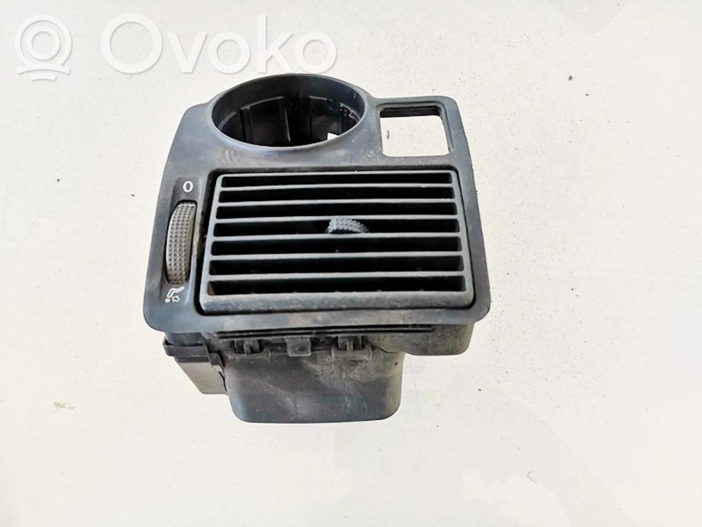 Volkswagen Golf IV Rejilla de ventilación central del panel 