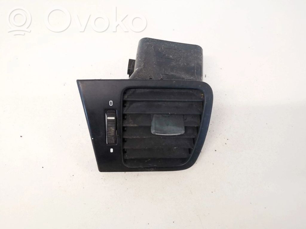 Subaru Legacy Rejilla de ventilación central del panel 