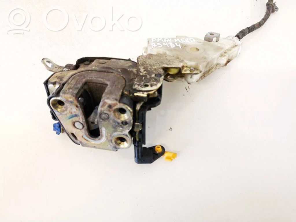 Nissan Almera N16 Etuoven lukko 