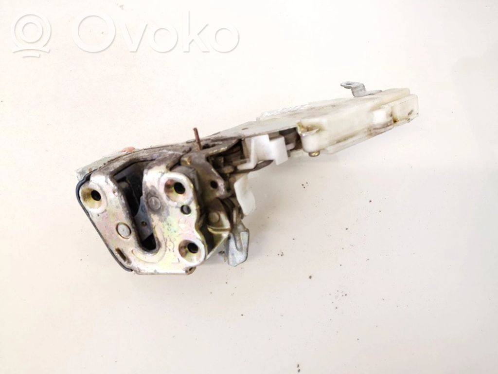 Nissan Almera Tino Cerradura de puerta trasera