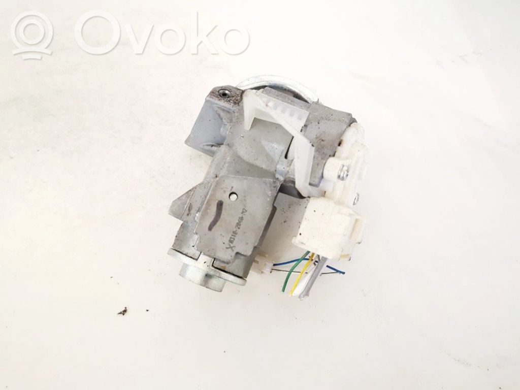 Toyota Avensis T270 Virtalukon kytkin
