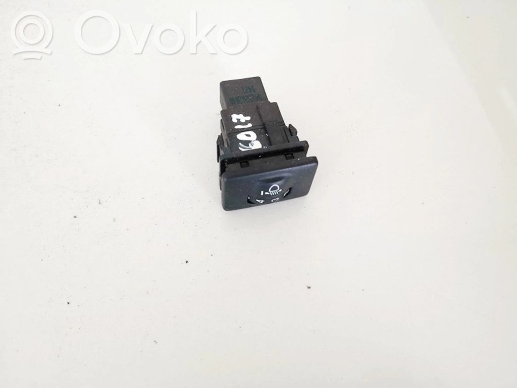 Toyota Avensis T270 Interruttore di regolazione livello altezza dei fari