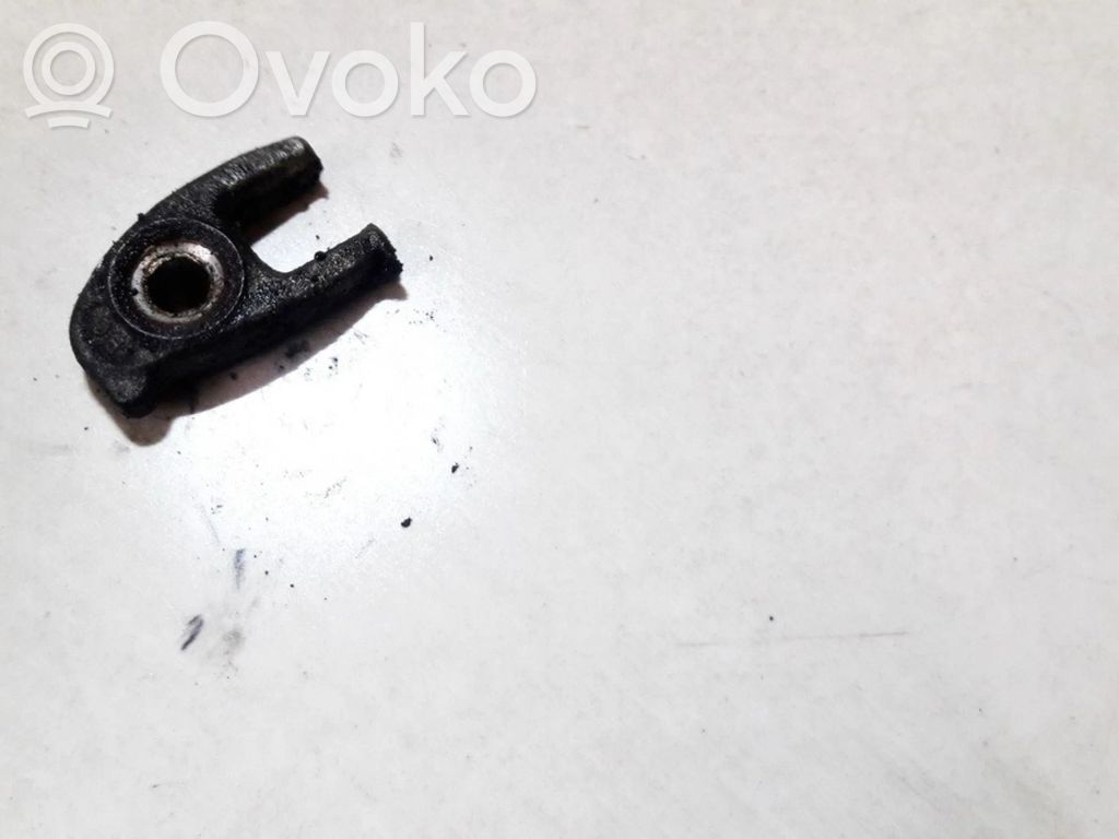 Abrazadera del inyector de combustible