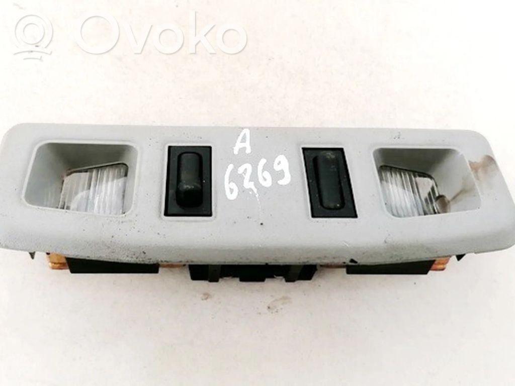 Mitsubishi Carisma Takaistuimen valo