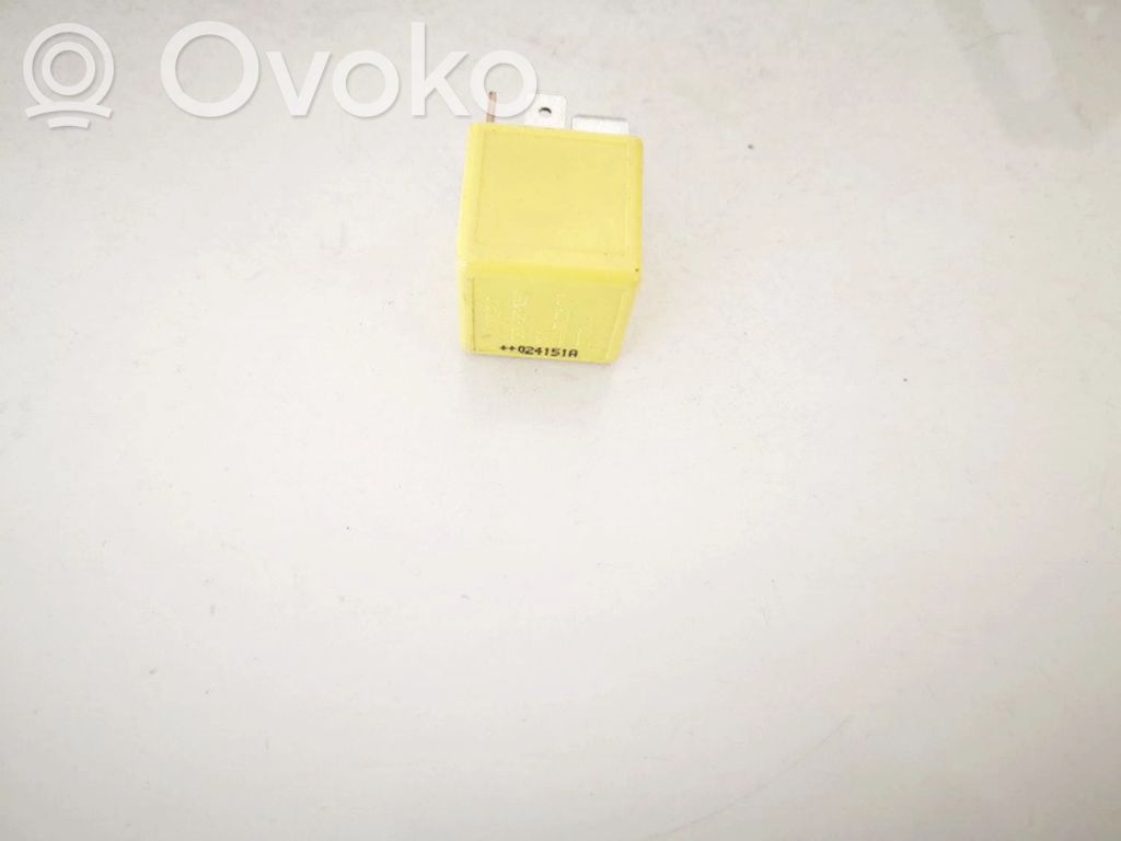 Otros relés   90226846,V23134J52X369,90226846,V23134J52X369