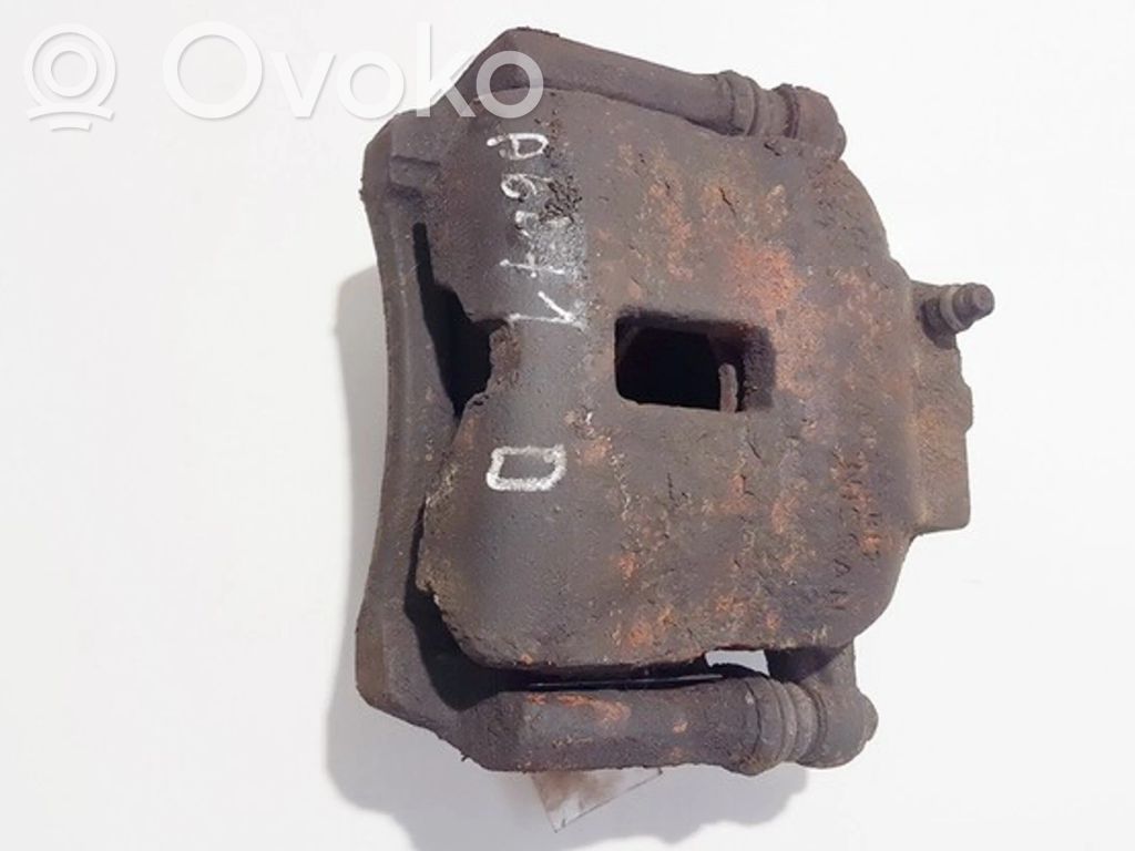 Nissan Almera N16 Priekšējais suports 