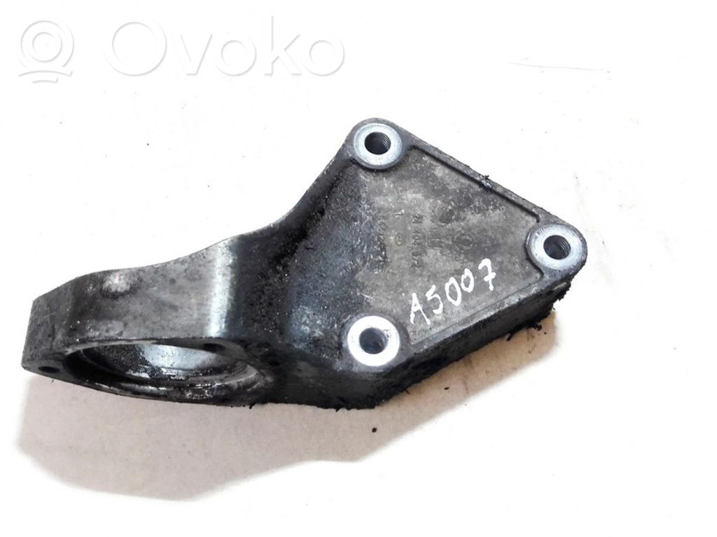 Opel Zafira A Engine mounting bracket 