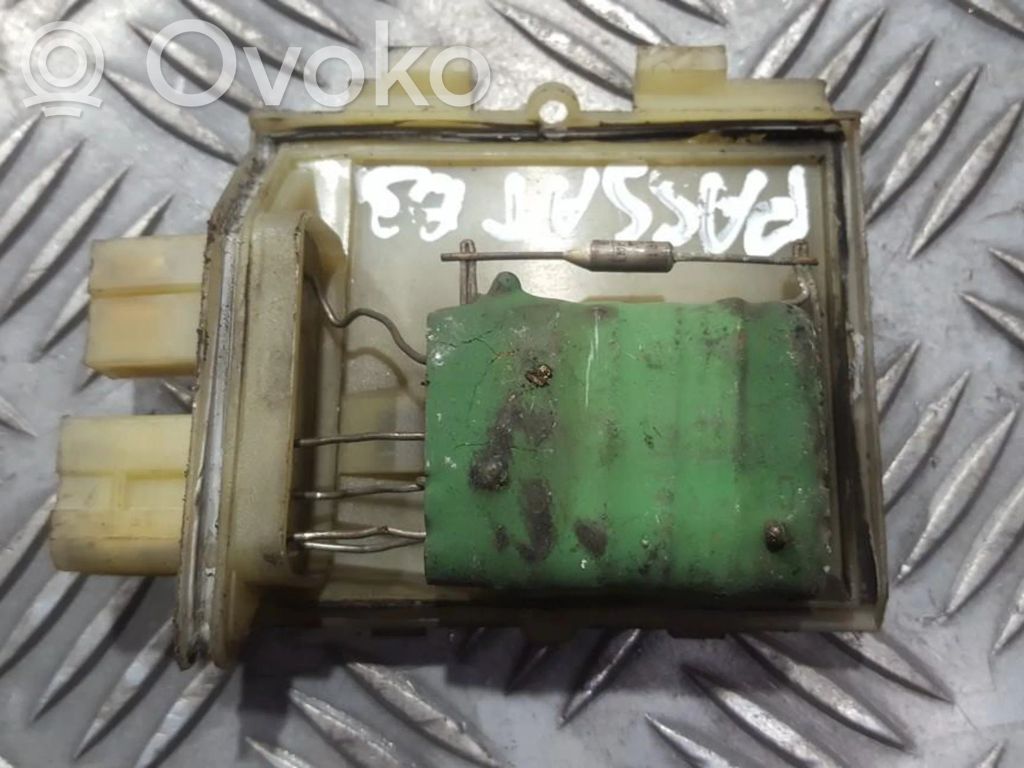 Volkswagen PASSAT B3 Motor aerotermă/rezistor ventilator 