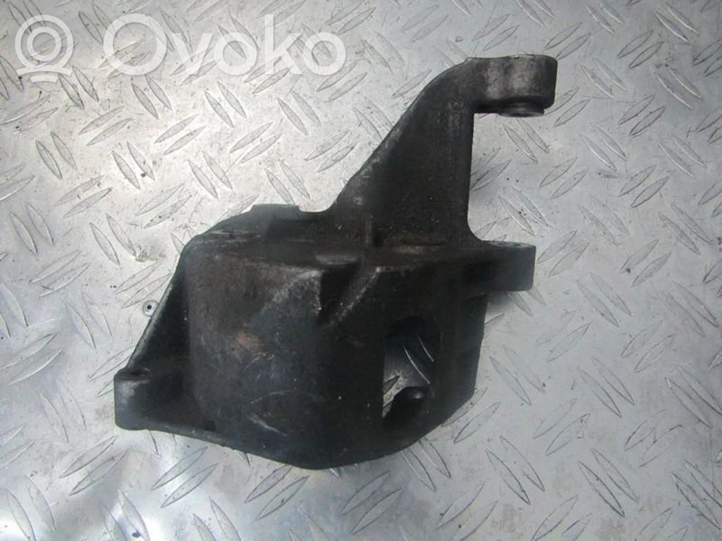 Audi A6 S6 C5 4B Engine mounting bracket 