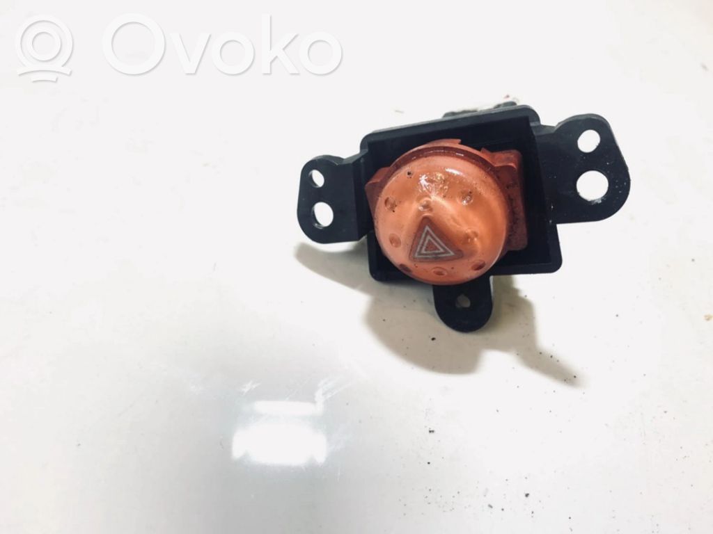 Nissan Maxima Interruttore luci di emergenza 