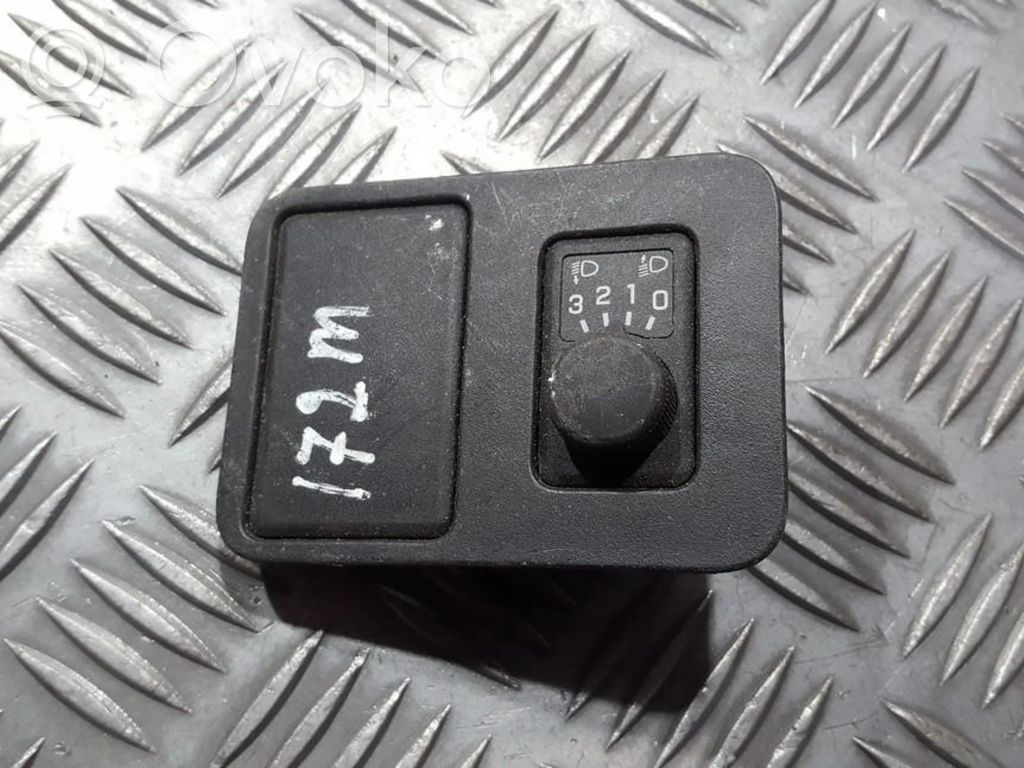 Nissan Almera N16 Przycisk / Pokrętło regulacji świateł 