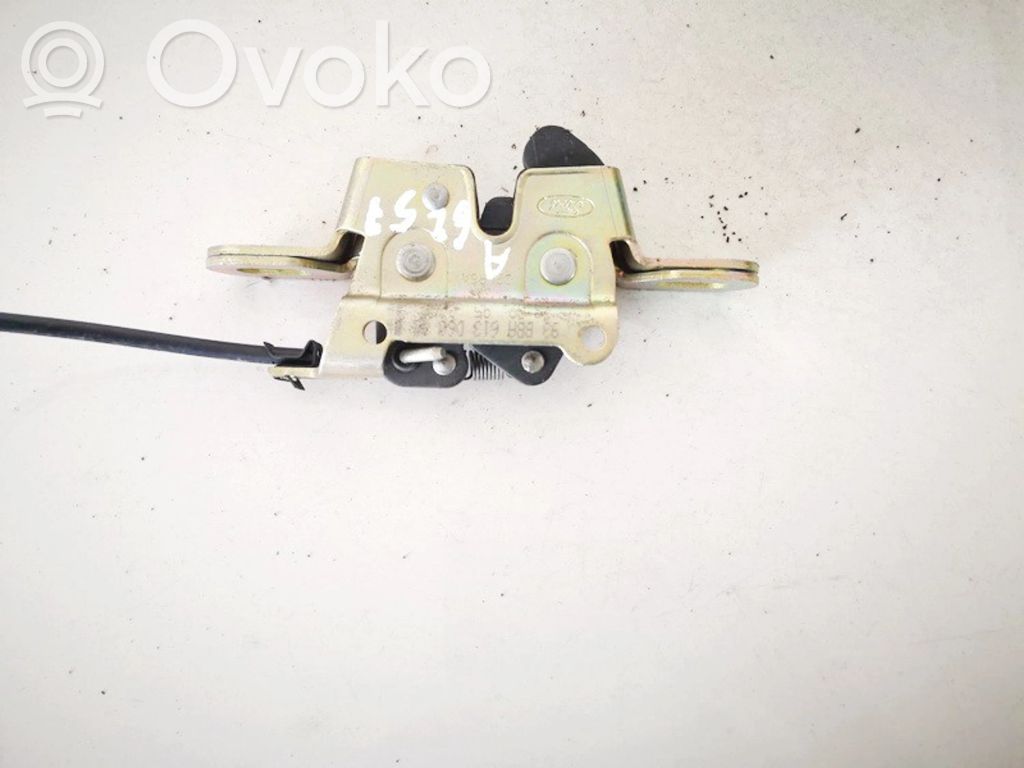 Ford Mondeo MK I Takaluukun/tavaratilan lukon vastakappale 