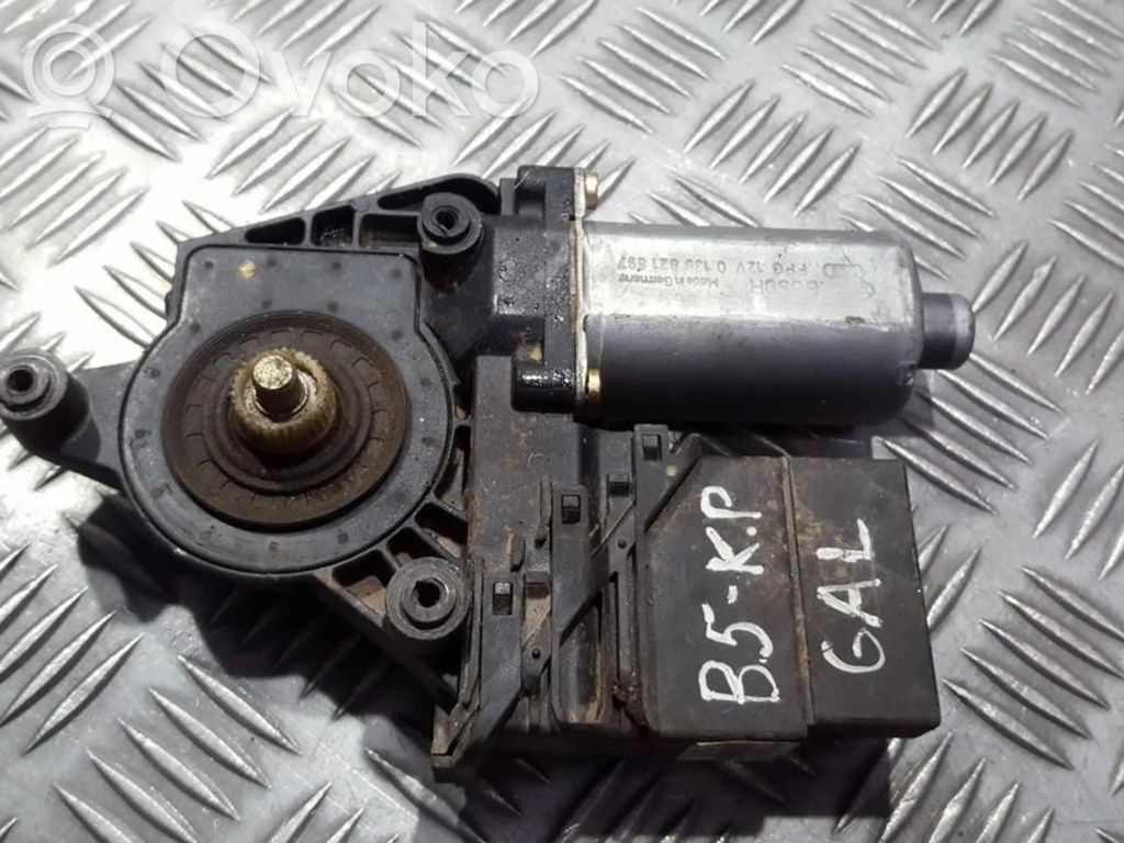Volkswagen PASSAT B5 Motorino alzacristalli della portiera posteriore