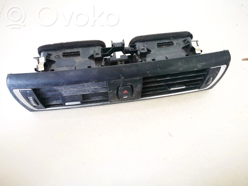 BMW 1 F20 F21 Rejilla de ventilación central del panel 