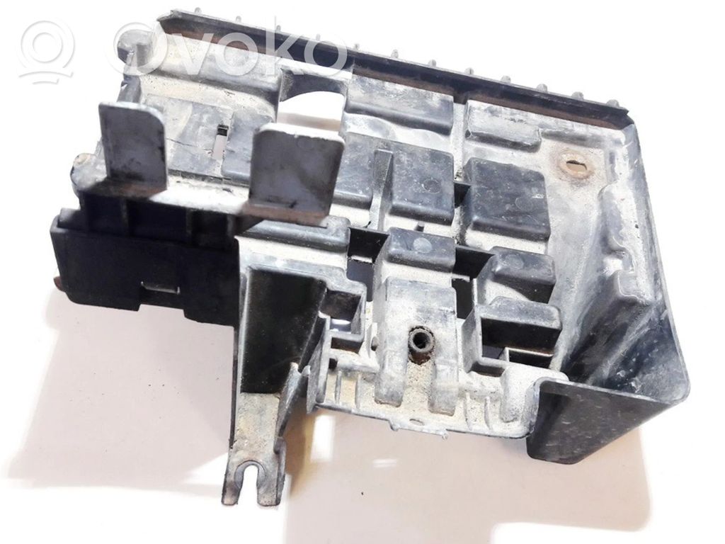 Opel Meriva A Akkulaatikon alusta 