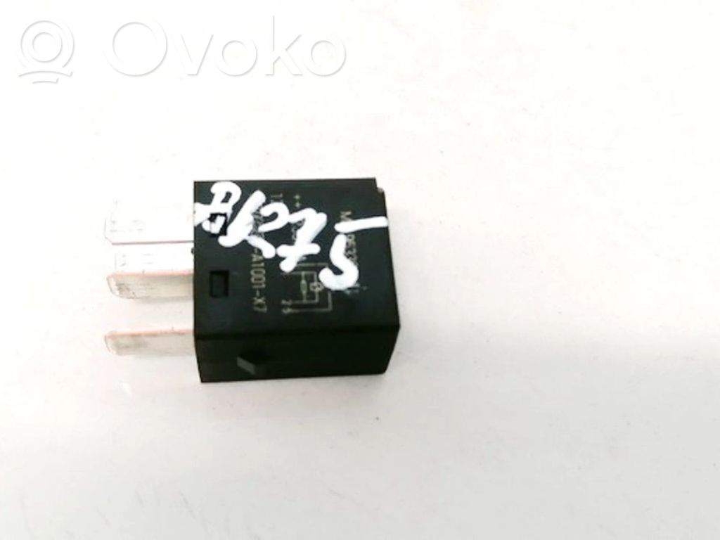 Otros relés   MB953382,MB953382