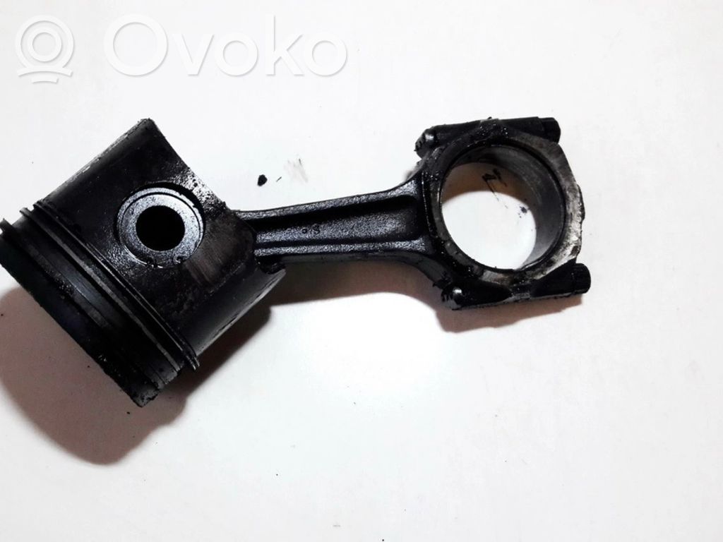 Rover 214 - 216 - 220 Piston cu bielă