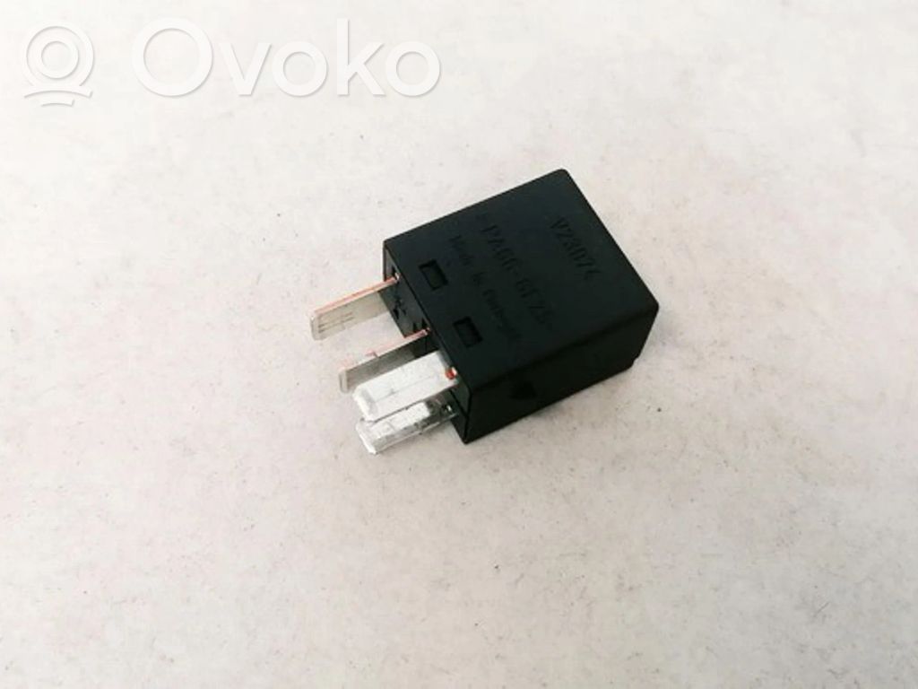 Altri relè   MB953382,MB953382