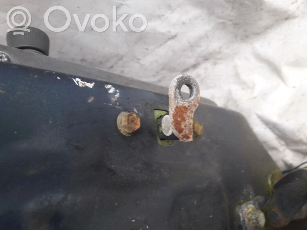 Hyundai Lantra II Opritor ușă spate 