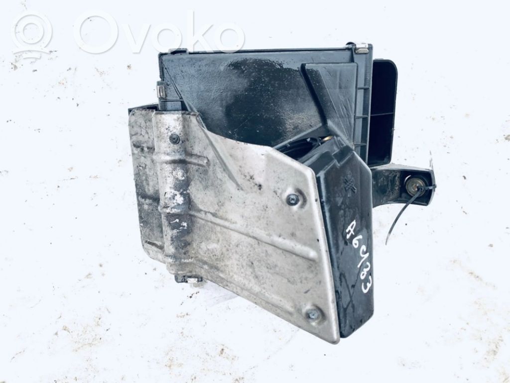 Audi A4 S4 B5 8D Cutie filtru aer 