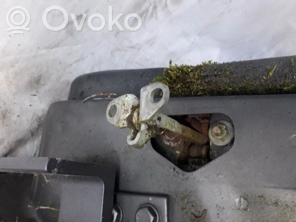 Ogranicznik drzwi tylnych