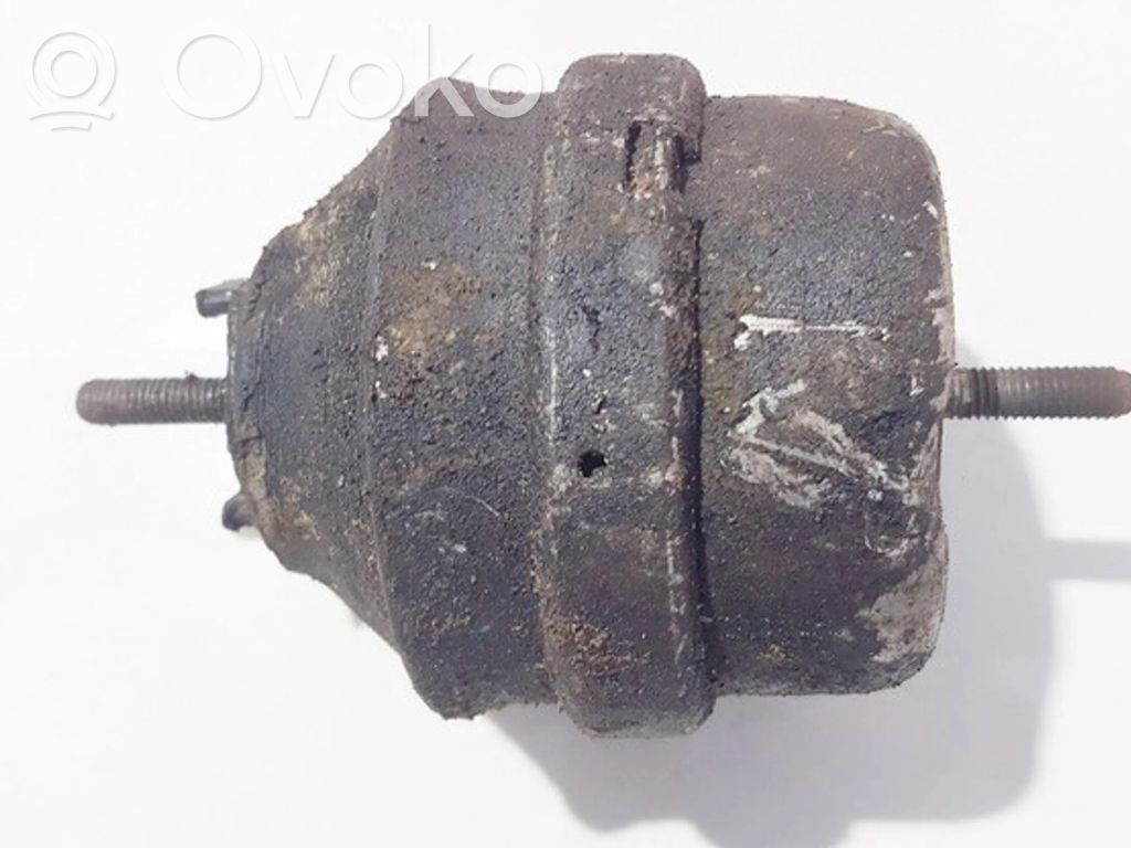 Audi A4 S4 B5 8D Dzinēja spilvens 